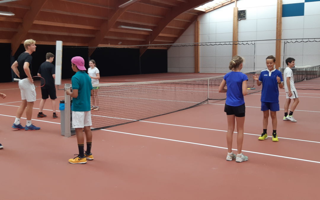 Zo leer je jonge tennissers omgaan met wedstrijdspanning.
